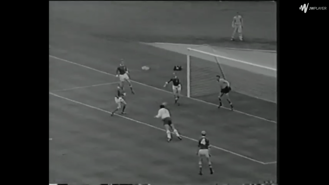 Lev Yashin diving save 1